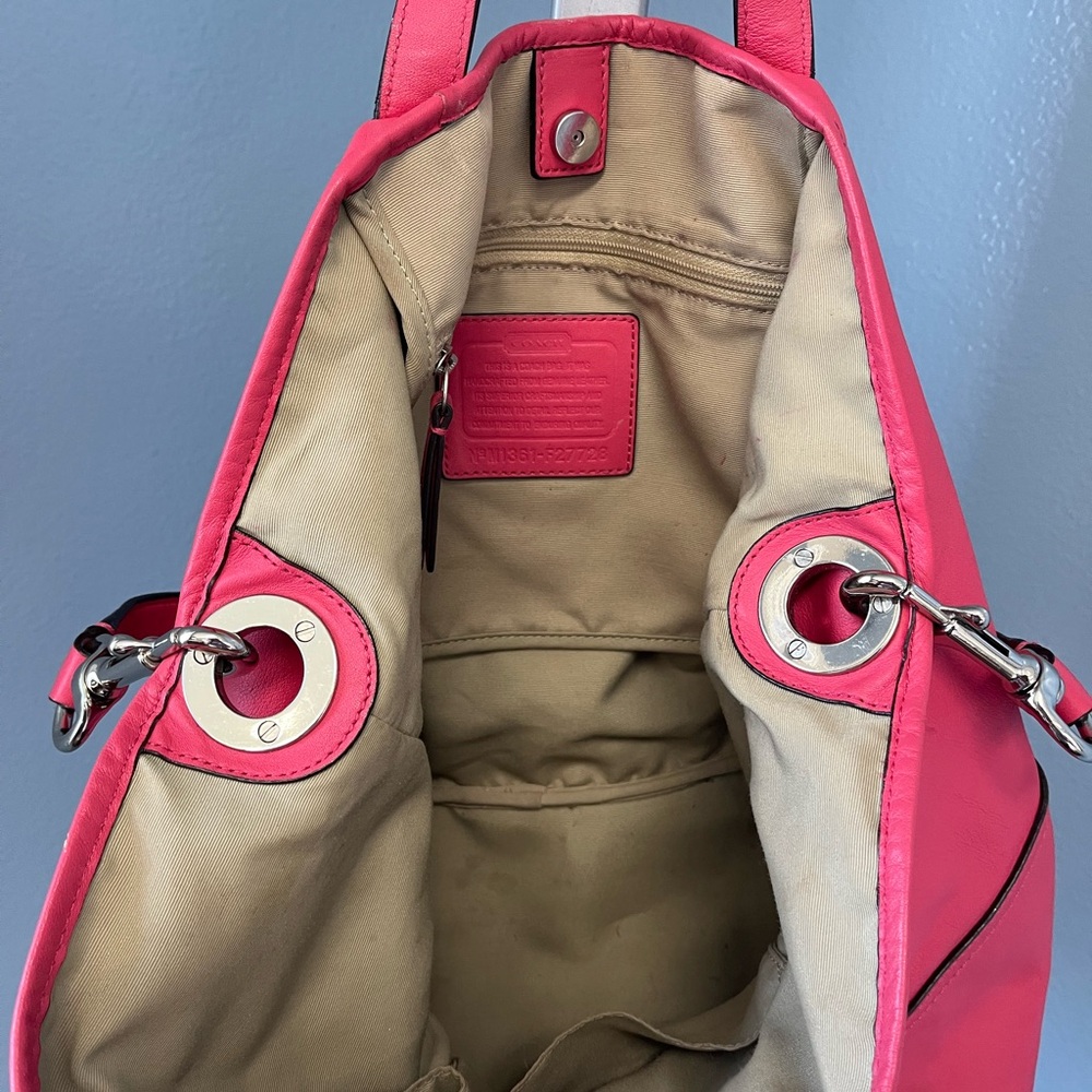 Coach Pink Leather Shoulder Bag - Picture 5 of 16